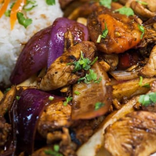 Pollo Saltado